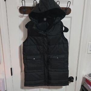 SHEIN Black Puffer Vest
